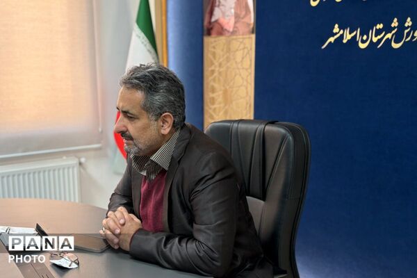 نشست صمیمی سرگروه‌ها به مناسبت هفته امور تربیتی