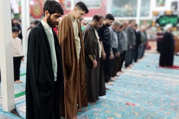 مراسم معنوی اعتکاف در مسجد اعظم حضرت ابوالفضل (ع) بهارستان دو