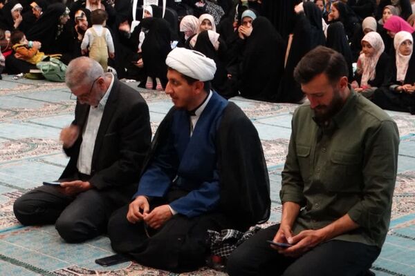 مسجدالقرآن غرق در شادی میلاد کریم اهل بیت(ع)
