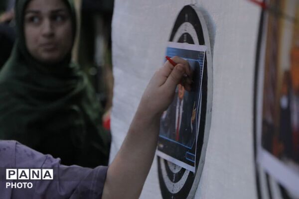 اجتماع باشکوه عاشقان ولایت در جشن چندصد متری عید غدیر شهرستان لاهیجان