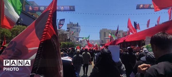 وداعِ جهان با «پدر» در صحنِ خورشید