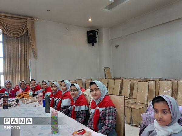 جشنواره سرود منطقه میمه؛ نمایش همدلی و شور دانش‌آموزی در خانه معلم