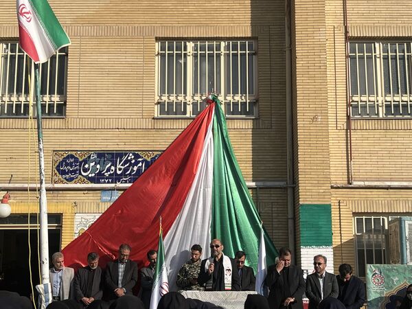 پایان مسیر عاشقی با بدرقه پیکر شهید گمنام