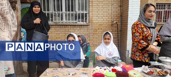 بازارچه کسب و کار دانش‌‍آموزان مدرسه حضرت رقیه(س)