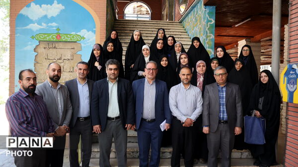 نشست کارشناسان فرهنگی مناطق ۱۹ گانه تهران در اردوگاه ابوذر