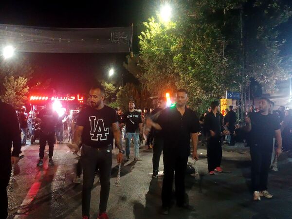 مراسم عزاداری شب عاشورا در خیابان‌های نیشابور 