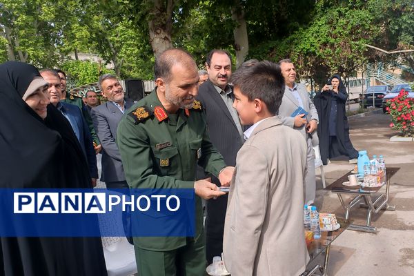 برگزاری مراسم بزرگداشت روز معلم در نیشابور 