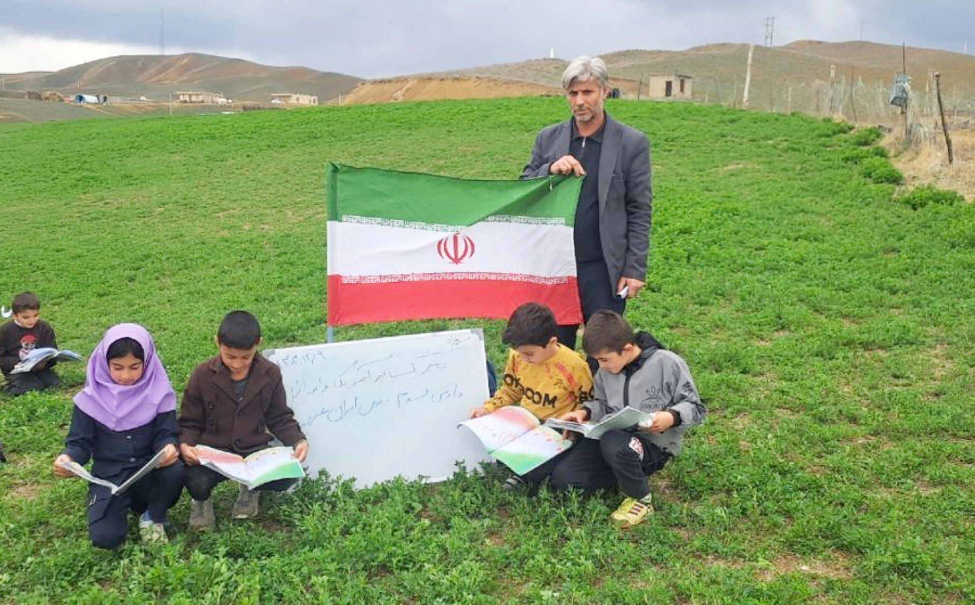 کلاس درس زیر پرچم ایران در دل ارسباران