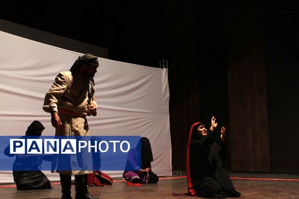 اجرای نمایش «طریق عشق» در شهرستان گرمه