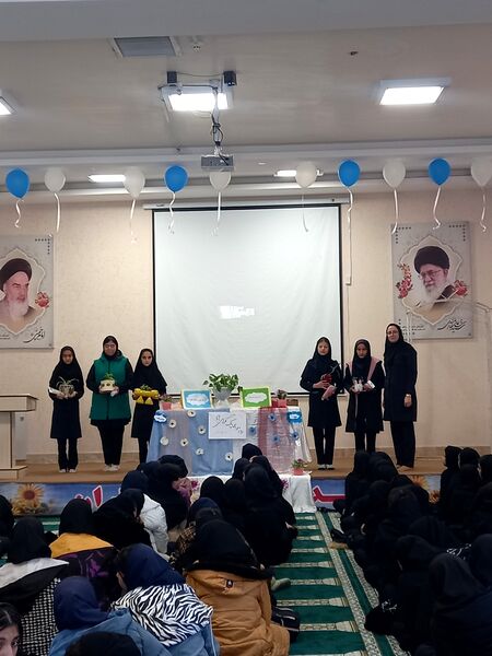 گرامیداشت هفته هوای پاک در دبیرستان دخترانه فرهنگ مرحوم فخرایی