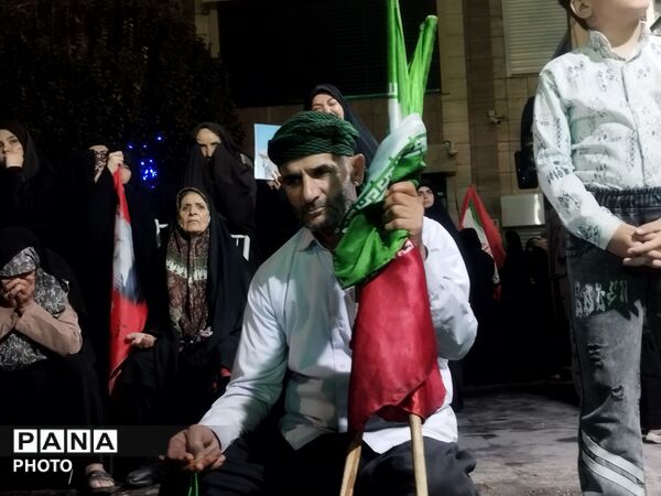 حضور  پر شور مردم در برنامه‌های شبانه حسینیه امام خمینی نیشابور