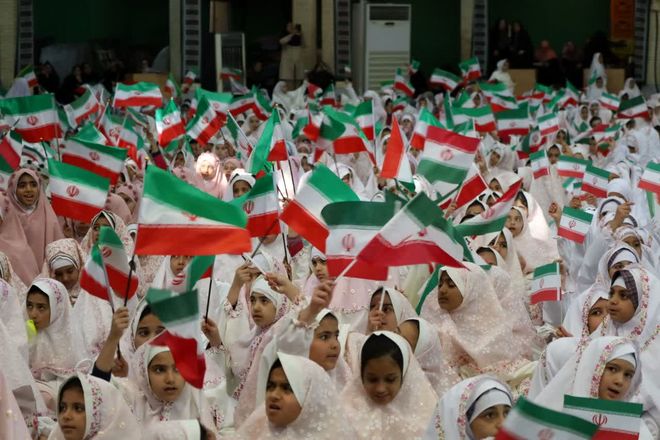 مراسم جشن تکلیف متمرکز ۳۰۰۰ نفره ویژه دانش‌آموزان دختر شهر یزد