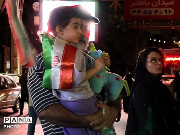 حضور باشکوه مردم کرج در صدو چهارمین شب از تجمعات مردمی