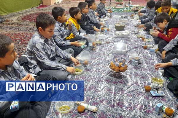  مراسم عزاداری ایام فاطمیه و یادواره شهدا در دبستان پسرانه آیت‌الله خامنه‌ای