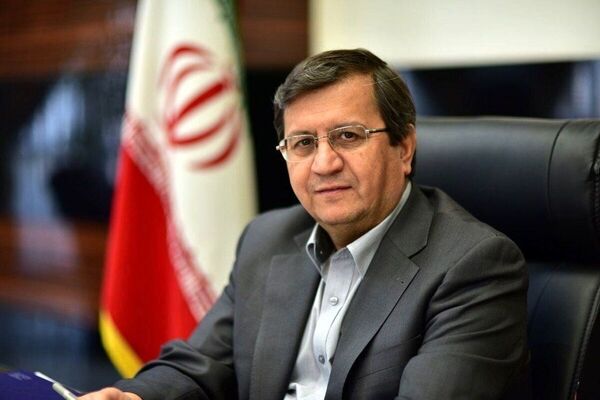 بانک‌ها همزمان با کنترل نقدینگی بر تأمین مالی تولید متمرکز شوند