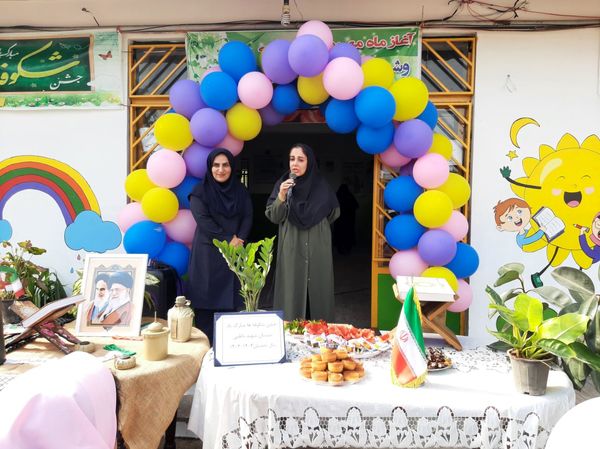 ورود شکوفه‌ها به مدارس در عباس آباد 