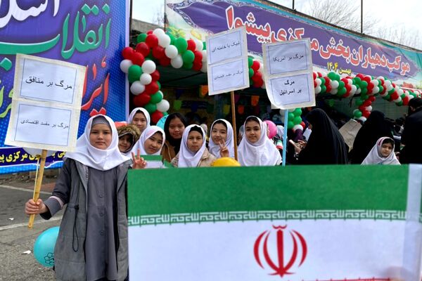شور انقلابی در پیشوا، همه یکصدا برای ایران در 22 بهمن