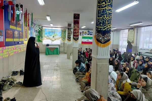 نمایشگاه دانش آموزی مدرسه الزهرا پردیس 