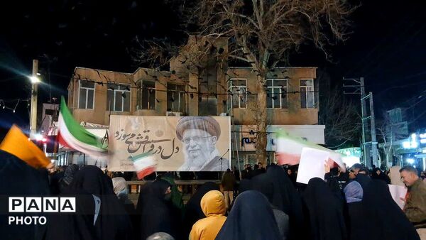میدان لاله نظرآباد پاتوق دلدادگان رهبر