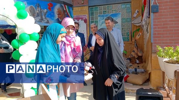 نواختن زنگ جشن جوانه‌ها در دبیرستان تیمسار فلاحی‌ناحیه یک کرج