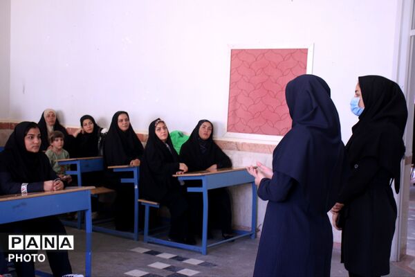 «یک روز با هنرستان مــــن» در هنرستان شهید سادلجی شهرستان کبودراهنگ 