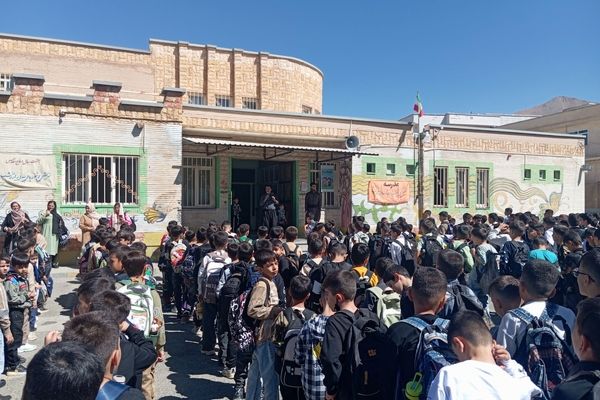 جشن پرشکوه آغاز سال تحصیلی جدید در مدرسه ابتدایی فتحیان بانه