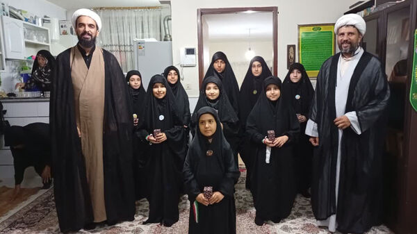 دیدار با خانواده شهید نیازمند در شهرستان سمنان