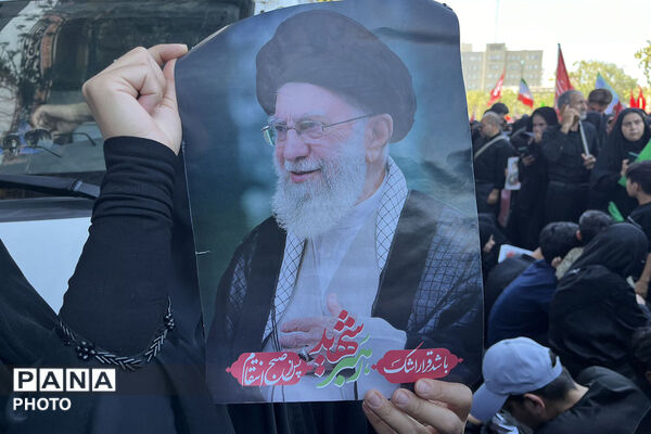 مشهد در سوگ؛ بدرقه باشکوه رهبر شهید انقلاب در جوار بارگاه رضوی