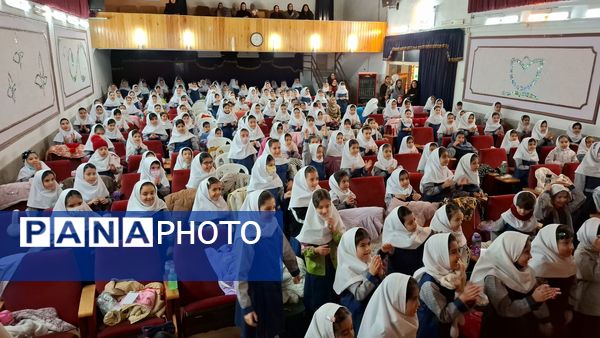 جشن یلدا ۱۴۰۴ در مدرسه ۱۷ شهریور شهرستان بجنورد 