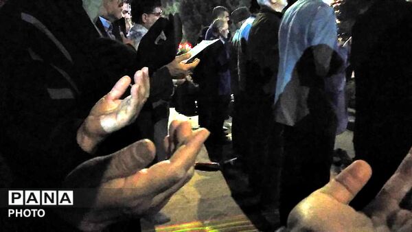 پنجاه و شش شب در میدان پای کار ایران