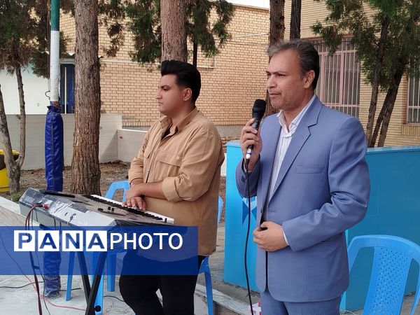 زنگ مهر در دبستان دخترانه سما با حضور مسئولان آموزش و پرورش و دانشگاه آزاد اسلامی کاشمر 