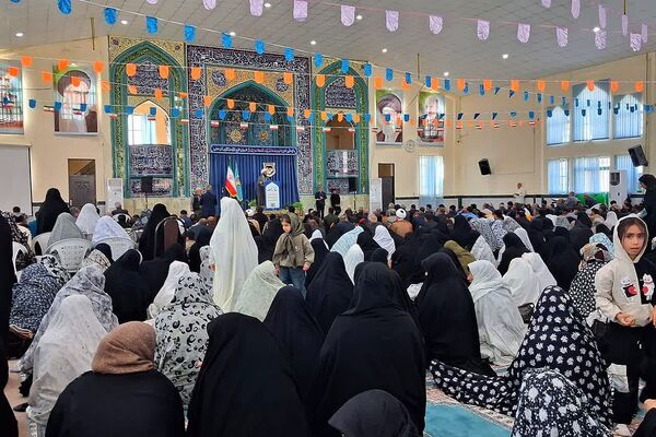 برگزاری طرح «سلام محله» با اجرای سرود دانش‌آموزی و میز خدمت بهزیستی در مصلی امام خمینی(ره) باشت