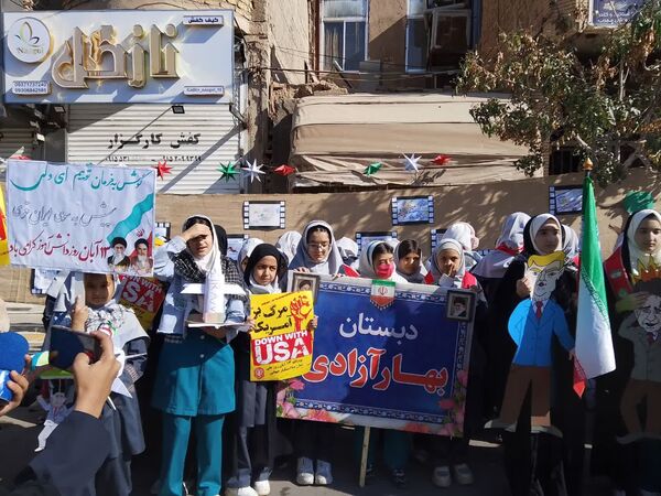 برگزاری راهپیمایی ۱۳ آبان با حضور پرشور مردم در شهرستان خواف 