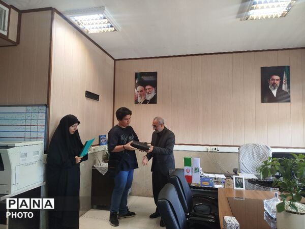 تقدیر و تجلیل از خبرنگاران پانا مدارس شاهد استان البرز