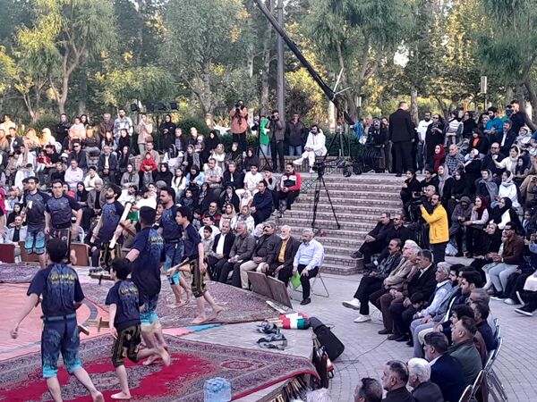 برگزاری جشنواره آیین و رونمایی از پویش‌ ملی «من میراث‌بان ایرانم» در پارک ایران کوچک کرج 