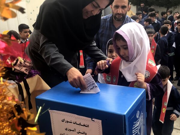 زنگ عاطفه‌ها در دبستان امیرصدرا روحی فرد پور محمودآباد 