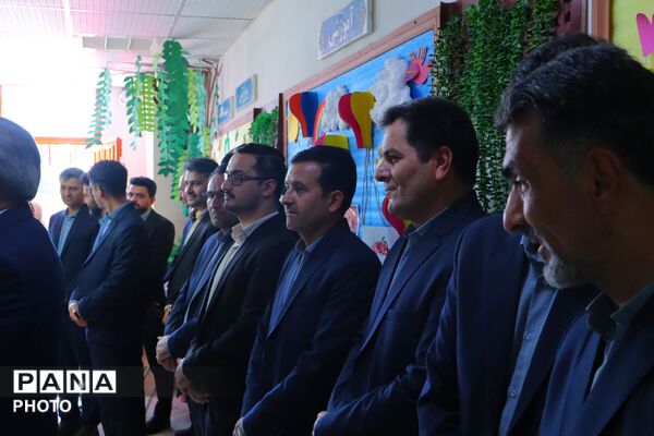 جشن شکوفه ها و نواخته‌شدن زنگ مهر در دبستان سیدمحمد موسوی‌راد نیشابور