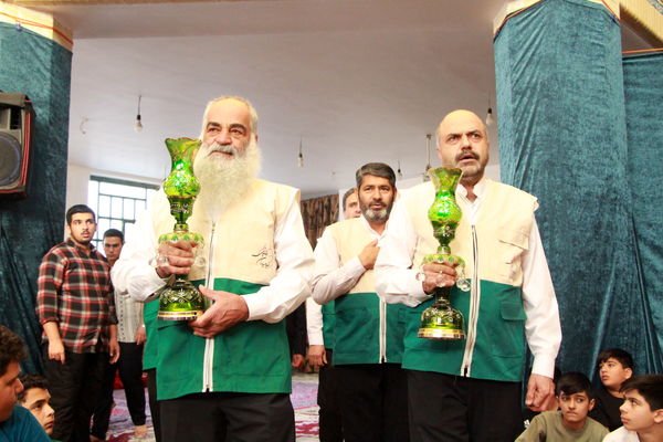 حضور خادمان رضوی در اعتکاف دانش‌آموزی فهرج