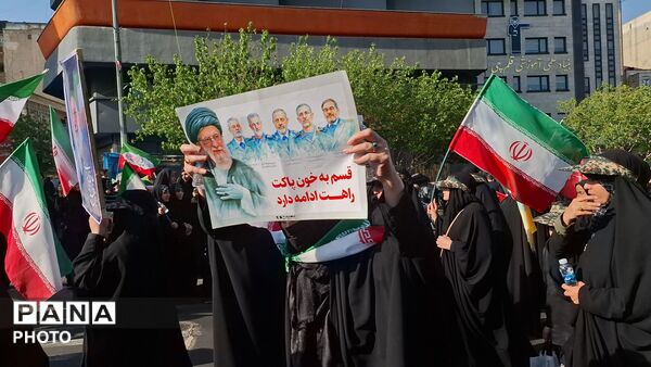 آینده‌سازان فردا، جان‌فدایان امروز