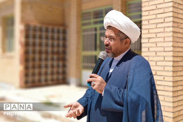 کاشت نهال در اردوگاه شهید سلیمانی منطقه نیر به یاد شهدای مظلوم میناب