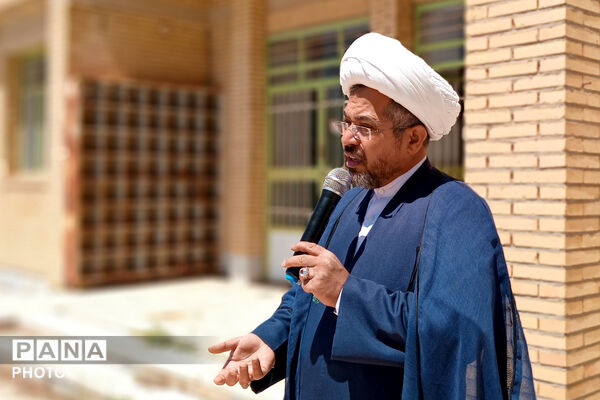 کاشت نهال در اردوگاه شهید سلیمانی منطقه نیر به یاد شهدای مظلوم میناب