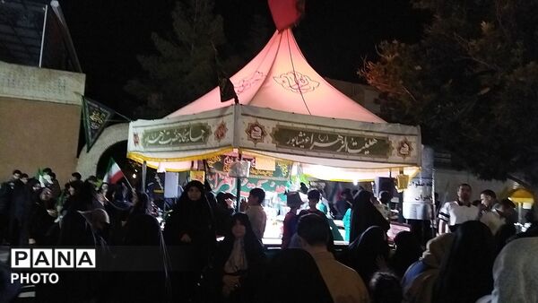 چایخانه هیئت الزهرا در نود و چهارمین شب از اجتماعات مردمی  