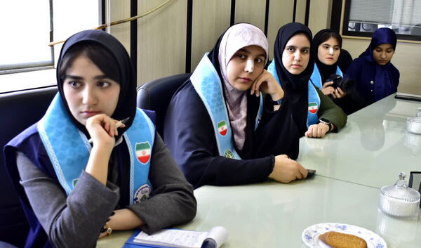 نشست صمیمی دانش‌آموزان خبرنگار پانا با مدیرکل آموزش و پرورش کهگیلویه و بویراحمد 