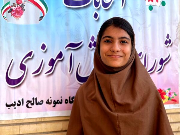 انتخابات پرشور شورای دانش‌آموزی در مدرسه صالح ادیب
