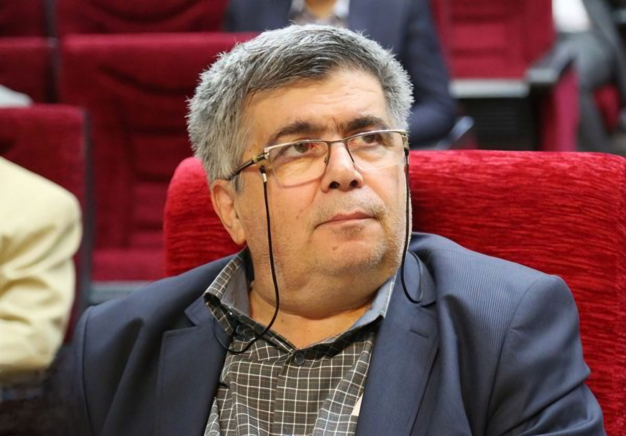 با کمک به دیگران، سطح علمی خود را ارتقا دهید