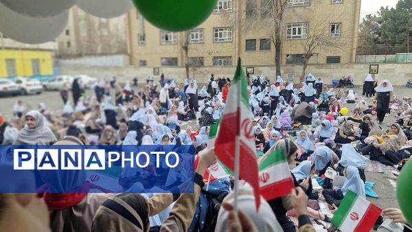 سالروز پیروزی انقلاب اسلامی در دبستان حافظ یک
