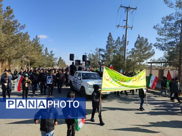 حضور پرشور مردم انقلابی شهر حسن آباد جرقویه علیا در راهپیمایی یوم الله ۲۲ بهمن