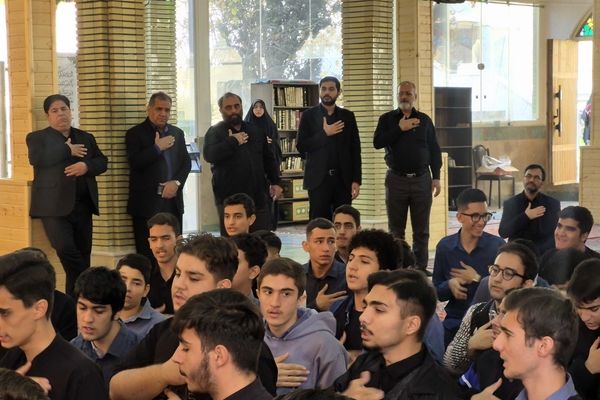 مدرسه شهید رجایی در عزای فاطمه(س) نوای سینه‌زنی سرداد