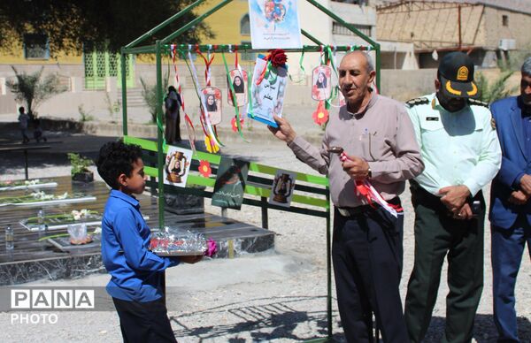 زنگ سپاس از معلم در حاجی‌آباد نواخته شد