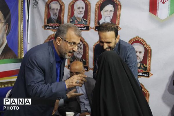 میز ارتباطات مردمی با حضور مدیرکل آموزش و پرورش مازندران 